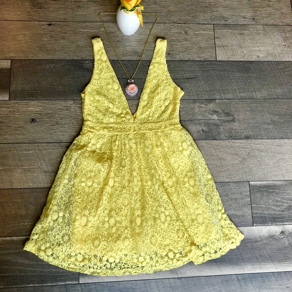 Yellow fit and flare lace overlay dress - Picture 7 of 8
